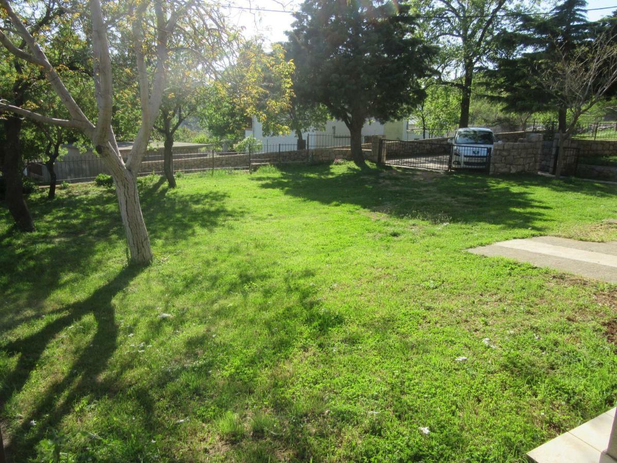 Apartmani Gracijela Karlobag Exterior photo